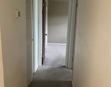 198 Joel Boulevard - Photo Thumbnail 4