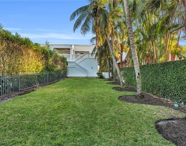 271 Broad Avenue S - Photo Thumbnail 15