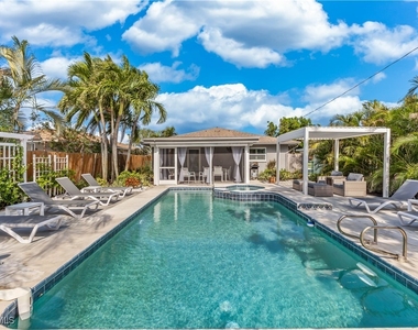 564 109th Avenue N - Photo Thumbnail 3