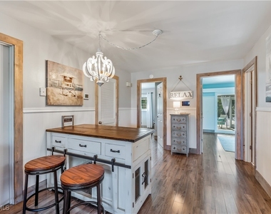 564 109th Avenue N - Photo Thumbnail 11