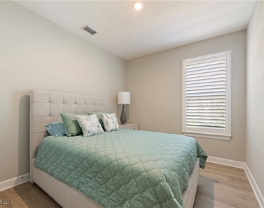 15191 Tolmino Street - Photo Thumbnail 14