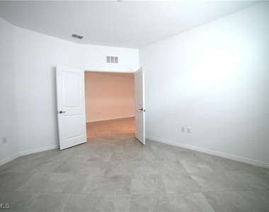 2665 Vine Avenue - Photo Thumbnail 8