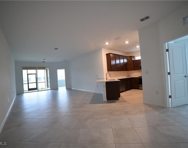 2665 Vine Avenue - Photo Thumbnail 4