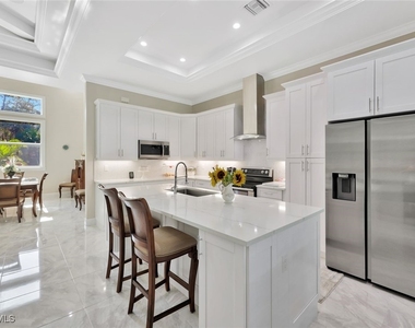 589 12th Avenue Nw - Photo Thumbnail 4