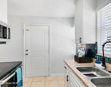 1029 Park Drive - Photo Thumbnail 9