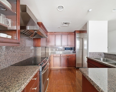 914 Main Street - Photo Thumbnail 3