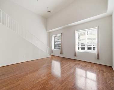914 Main Street - Photo Thumbnail 1