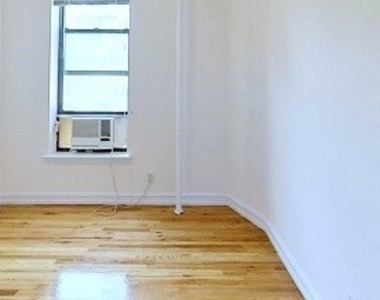 East 19th Street And 2nd Avenue - Photo Thumbnail 3