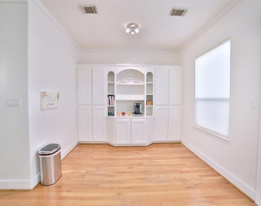 2410 Dorrington Street - Photo Thumbnail 15