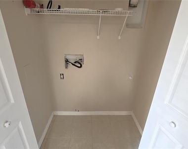 1302 Denman Court - Photo Thumbnail 14