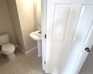 1302 Denman Court - Photo Thumbnail 12