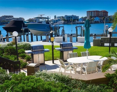 690 Island Way - Photo Thumbnail 25