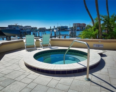 690 Island Way - Photo Thumbnail 24