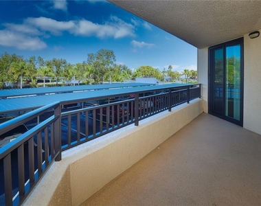 690 Island Way - Photo Thumbnail 20