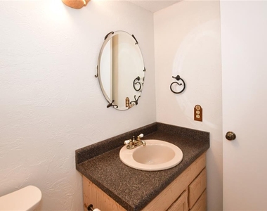 690 Island Way - Photo Thumbnail 18