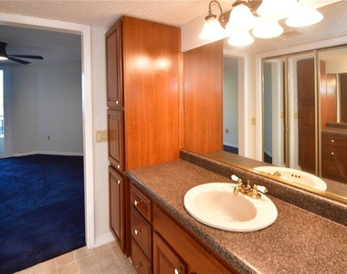 690 Island Way - Photo Thumbnail 16
