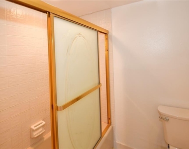 690 Island Way - Photo Thumbnail 17