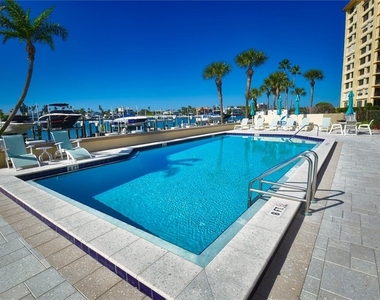 690 Island Way - Photo Thumbnail 22