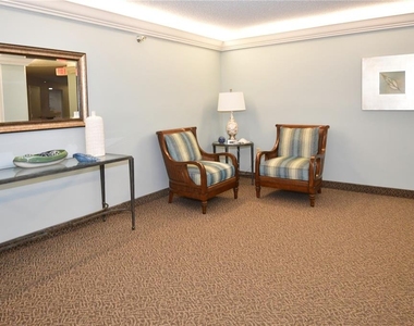 690 Island Way - Photo Thumbnail 4