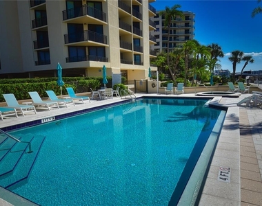 690 Island Way - Photo Thumbnail 23