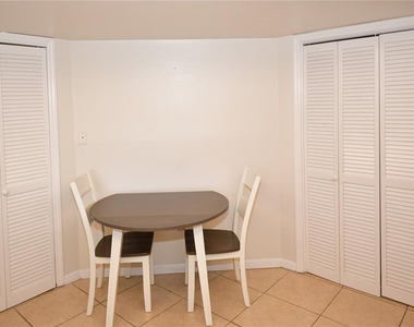 690 Island Way - Photo Thumbnail 12