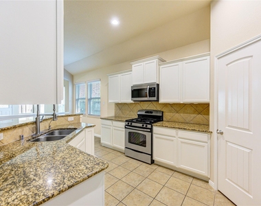 19306 Boulder Bay Lane - Photo Thumbnail 13