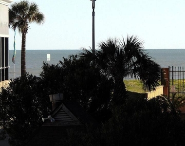 6300 Seawall Boulevard - Photo Thumbnail 10