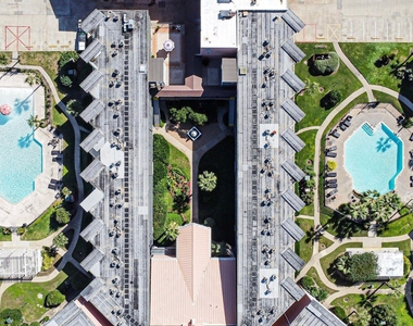 6300 Seawall Boulevard - Photo Thumbnail 1