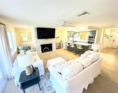 1004 Se 5th Avenue - Photo Thumbnail 6