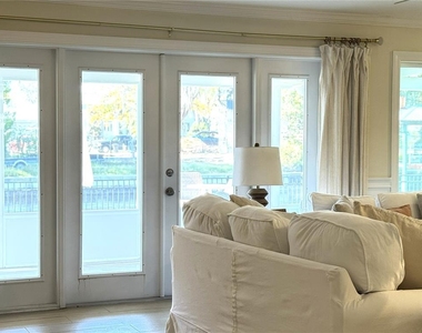 1004 Se 5th Avenue - Photo Thumbnail 7