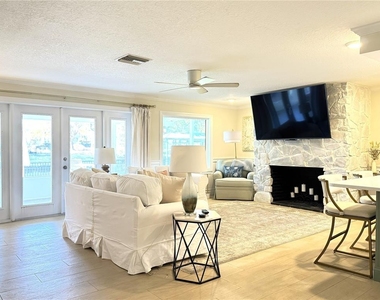 1004 Se 5th Avenue - Photo Thumbnail 4