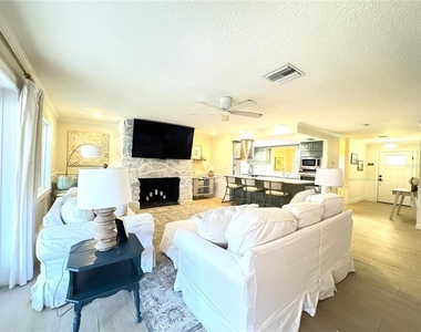 1004 Se 5th Avenue - Photo Thumbnail 5