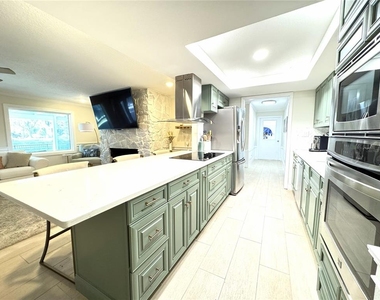 1004 Se 5th Avenue - Photo Thumbnail 11
