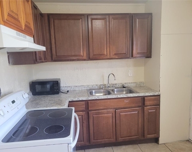 508 Booker St - Photo Thumbnail 9