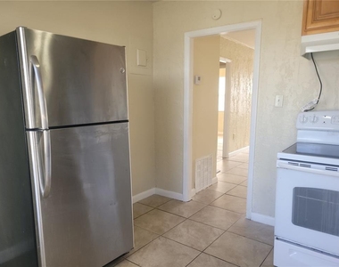 508 Booker St - Photo Thumbnail 11
