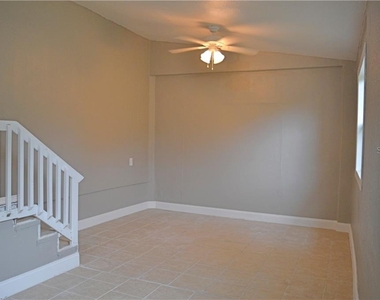 647 S Delaware Avenue - Photo Thumbnail 12