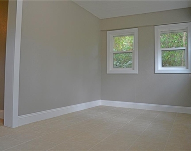 647 S Delaware Avenue - Photo Thumbnail 15