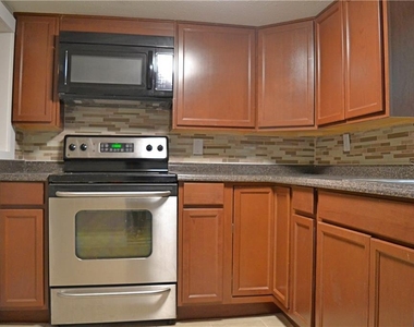 647 S Delaware Avenue - Photo Thumbnail 2