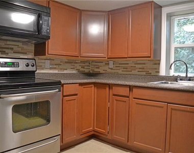 647 S Delaware Avenue - Photo Thumbnail 3