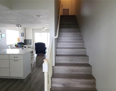 815 Ocean Shore Boulevard - Photo Thumbnail 3