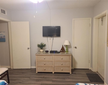 815 Ocean Shore Boulevard - Photo Thumbnail 6