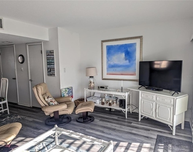 815 Ocean Shore Boulevard - Photo Thumbnail 5