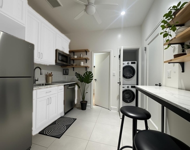 166 East 88th Street - Photo Thumbnail 3