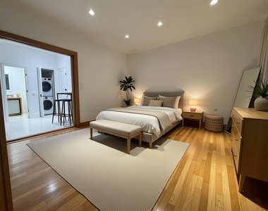 166 East 88th Street - Photo Thumbnail 2