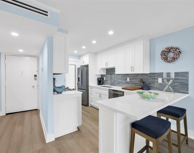 1300 Gulf Shore Boulevard N - Photo Thumbnail 1
