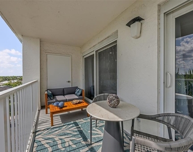1300 Gulf Shore Boulevard N - Photo Thumbnail 15