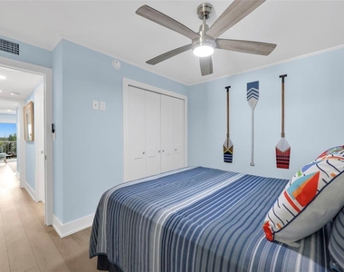 1300 Gulf Shore Boulevard N - Photo Thumbnail 22