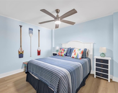 1300 Gulf Shore Boulevard N - Photo Thumbnail 21