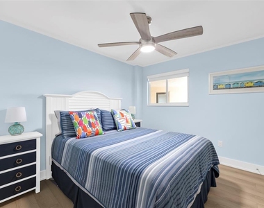 1300 Gulf Shore Boulevard N - Photo Thumbnail 23