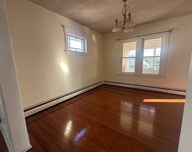 176 Adelaide Street - Photo Thumbnail 6